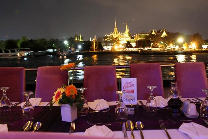 BANGKOK: Chaophraya Cruise Candle Light Dinner With Live Music - Cruise Experience