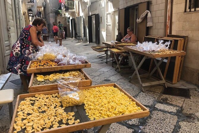 Bari Street Food With Wine & Food Taster - Traveler Experience