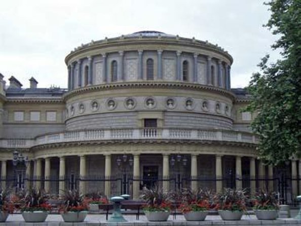 Best of Irish History & Treasures Tour With Fully Guided Access to National Irish Museum - Good To Know