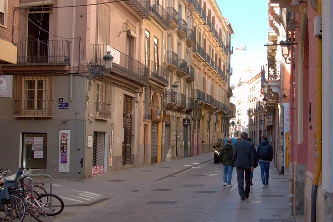 Between Two Gates: A Self-Guided Audio Tour in Valencia - Highlights of the Self-Guided Audio Tour