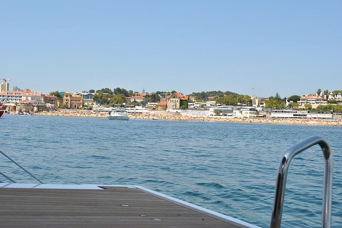 Cascais Private Sailing 2h Cruise With a Drink - Overview of the Private Sailing Cruise