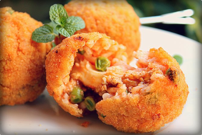 Catania Private Walking Tour With "Arancino Siciliano" Tasting - Catanias UNESCO World Heritage Sites