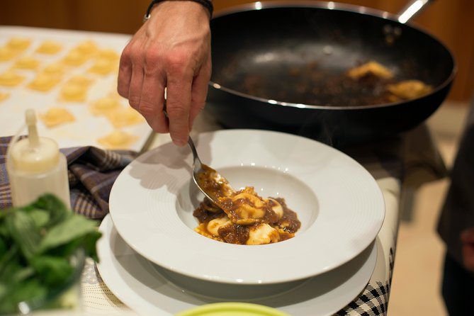 Choose Your Neapolitan Menu and Have Dinner With Chef Gaetano - Experience Details