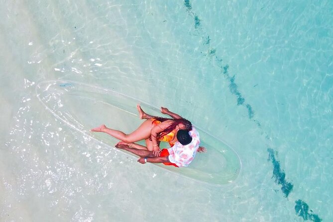 Clear Kayak Drone Photoshoot in Nassau, Bahamas - Meeting and Pickup