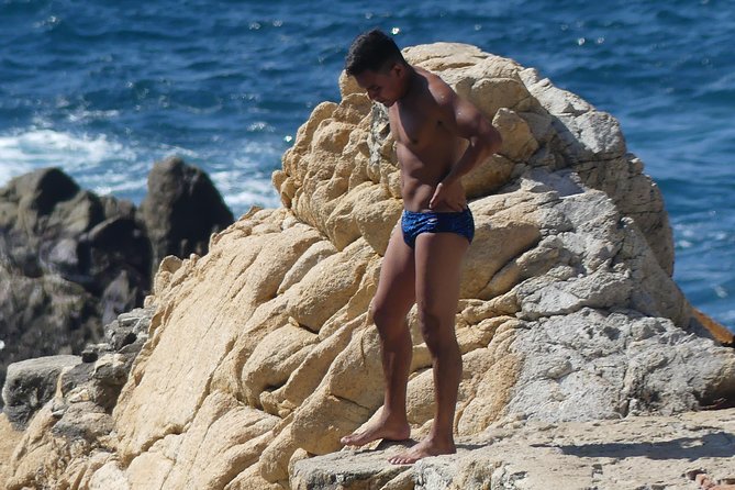 Cliff Divers at La Quebrada Lunch Drinks & Shopping & More Drinks - Traveler Photos for Decision-making
