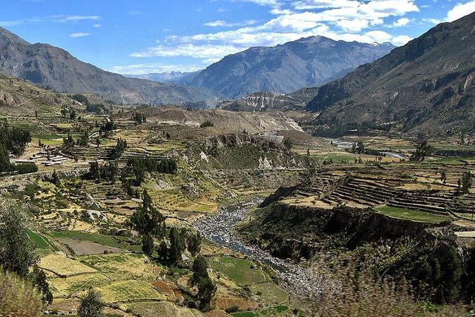 Colca Canyon: 2 Day Tour From Arequipa - Overview and Location