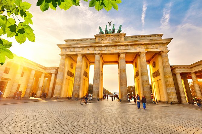 Deluxe Berlin Tour From Warnemünde Port: Gourmet Food, Wines & Top Sights - Culinary Experiences
