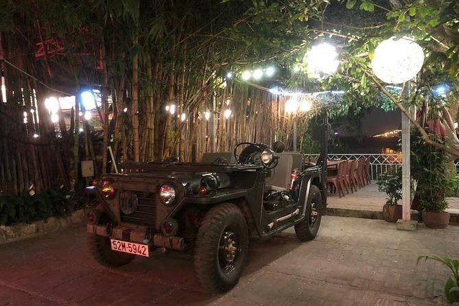 Dining by the Red Riverside - Relaxing Dining Experience