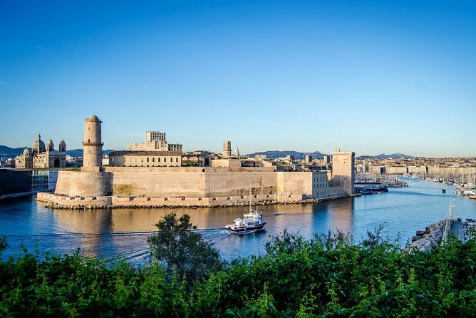 Discover France'S Oldest City on a Private Walking Tour With Local Food Tasting - Local Guide Expertise