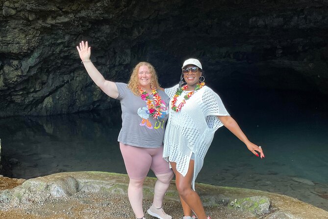 Discovering the Emblematic Sites of Tahiti - Relaxing on the Stunning Beaches of Tahiti
