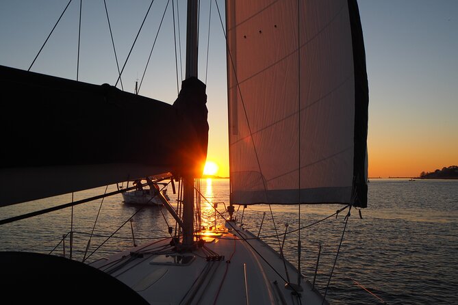 Douro Sunset Sailboat Experience in Porto - Boarding and Sailboat Information