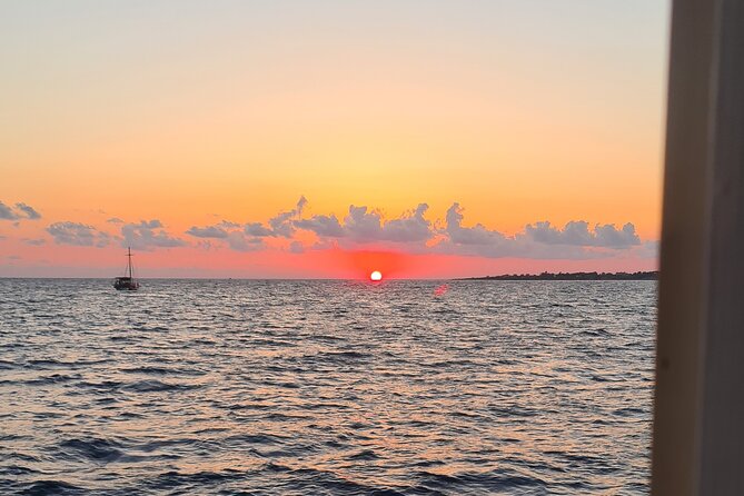 Dreamy Cruise Sunset Tour With Dinner and Unlimited Wine! - Tour Details