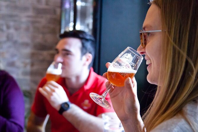Edinburgh Old Town Beer Small-Group Walking Tour With Tastings - Booking and Reservation