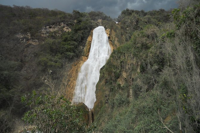 El Chiflon Waterfalls and Montebello Lakes Day Trip From Tuxtla Gutierrez - Overview and Transportation