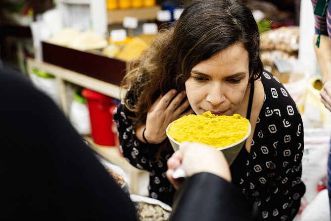 Embrace Dohas Local Food Tour Sample Delicious Qatari Dishes - Visuals and Inspiration