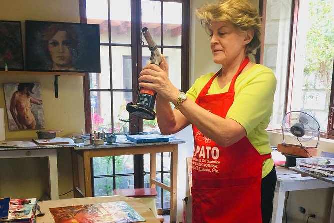 Encaustic Painting Workshops With Ezshwan Winding - Workshop Overview and Experience