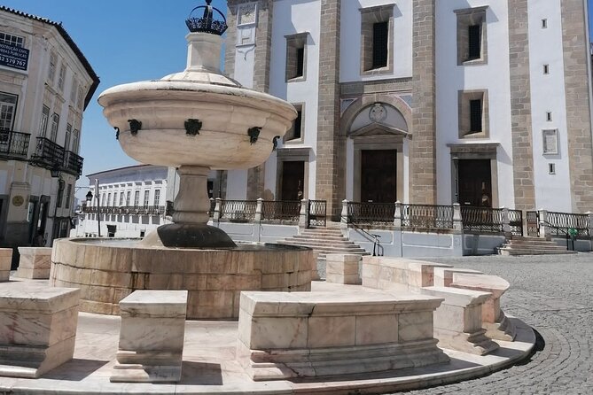 Évora: Private Walking Tour - Explore the Historic Streets