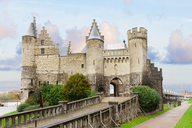 Explore Antwerp in 1 Hour With a Local - Pricing and Booking Details