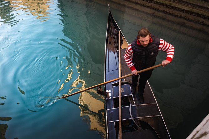Fall in Love in Venice: Romantic Gondola and Typical Venetian Dinner - Indulge in a Traditional Venetian Dinner