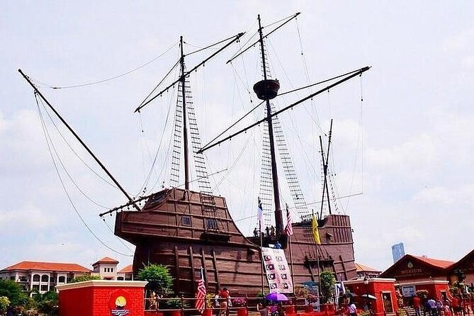 From Singapore: Malacca Guided Day Tour (Via Drive-Thru Border) - Overview of the Tour