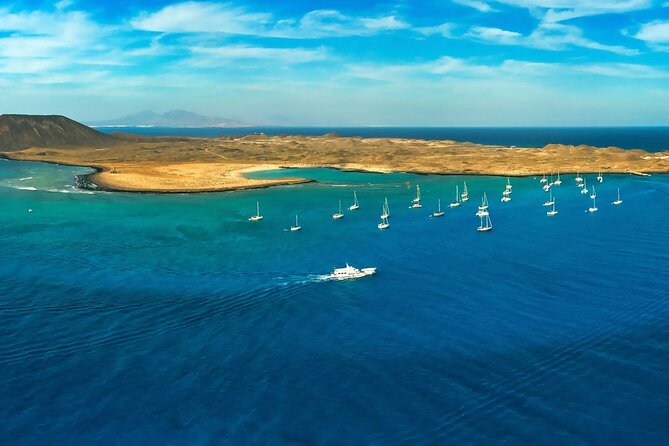 Fuerteventura 4x4 Tour and Lobos Island Catamaran Trip With Lunch - Tour Highlights