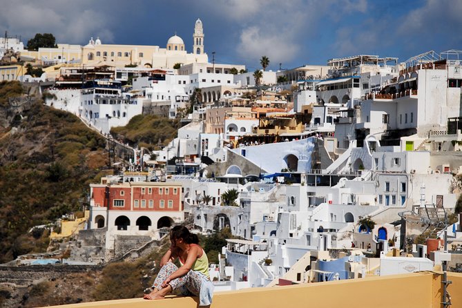 Full Day Santorini Highlights and Venetian Castles Small Group Tour - Tour Guide and Knowledge