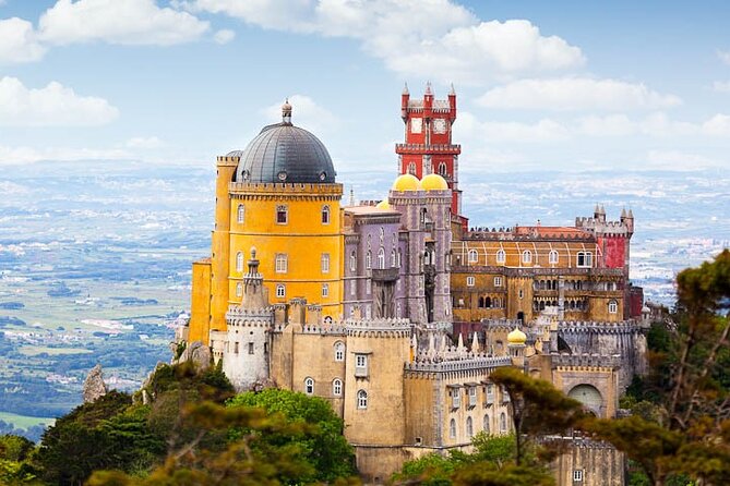 Full-Day Sintra, Pena Palace, and Cascais Tour - Meeting and Pickup Details
