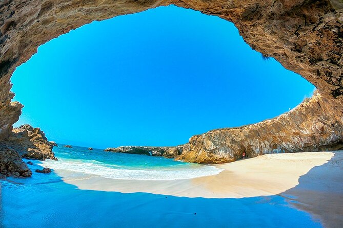 Full Day Tour to Islas Marietas, Nopalera Beach in Catamaran - Catamaran Features