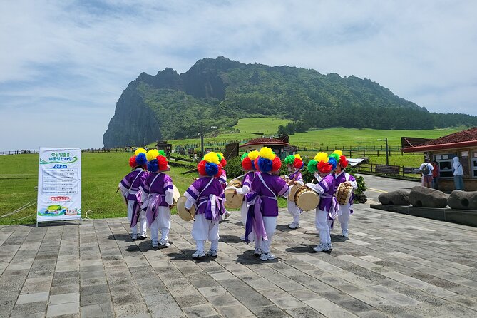 Full-Day Visiting Jeju Island Private Tour With Lunch in Jeju - Pricing and Booking Details