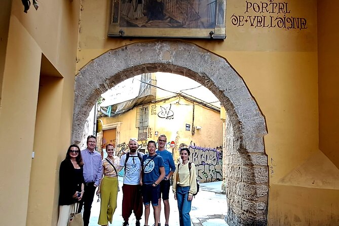 Genuine Valencian Tapas Tour With a Pinch of History - Meeting Point and Guide