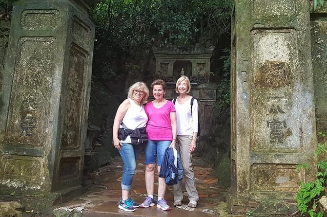 GOLDEN BRIDGE, MARBLE MOUTAIN, LADY BUDDHA From TIEN SA or CHAN MAY Port - Exploring Marble Mountain: Natural Wonder