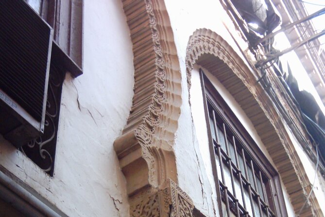 Granada Private Walking Tour With a Professional Guide - Professional Guide