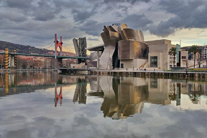 Guggenheim Museum Bilbao Private Tour With Official Guide - Tour Overview