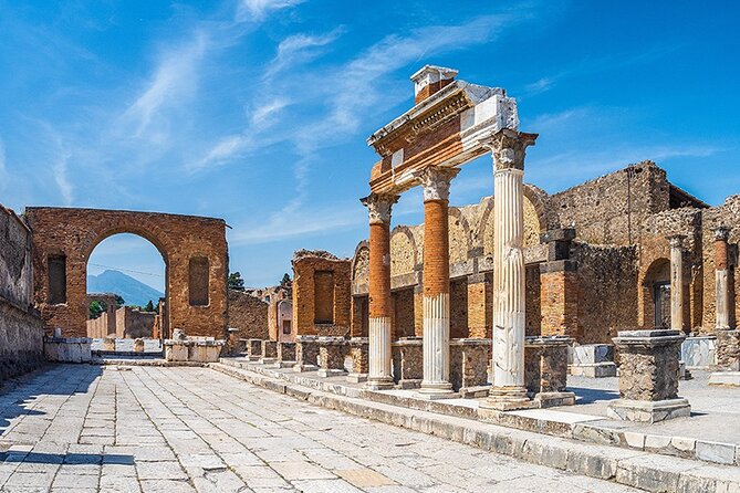 Guided Day Trip to Pompeii and Vesuvius From Positano - Overview of the Pompeii and Vesuvius Day Trip