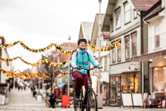 Guided El-Bike Tour in the City of Haugesund and Coastal Path - Meeting and Pickup