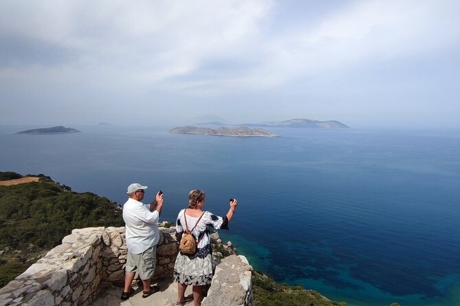 Guided Island Tour With Wine Tasting Experience - Tour Highlights