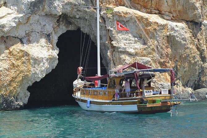 Half-Day Boat Tour to Antalya Waterfalls - Positive Traveler Reviews