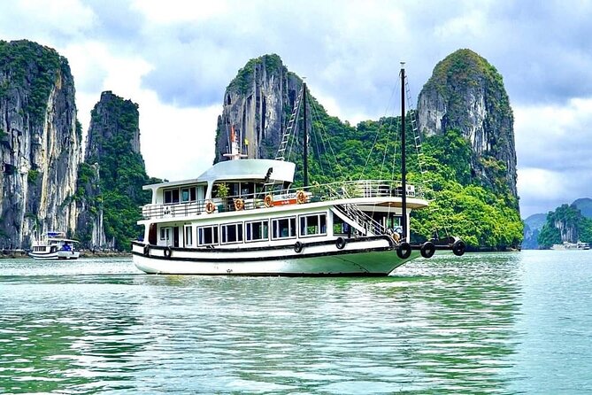 Halong Bay Full Day Trip: Kayaking,Swimming,Hiking,Cave Exploring - Water Activities
