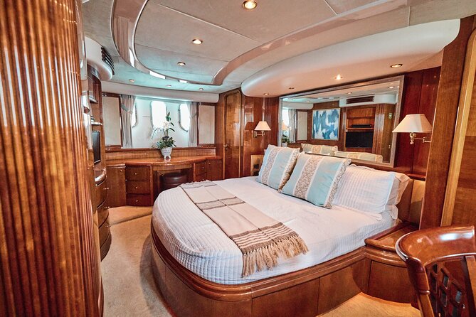 Heather Nikki 80 Ft Italian Azimut Yacht Rental - Pricing and Booking Details
