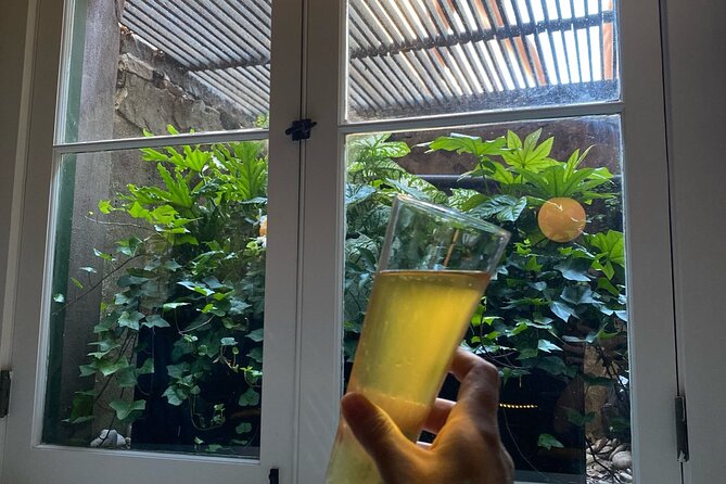 Historic Pubs, Taverns, and Taprooms Tour - Historical Stories and Legends
