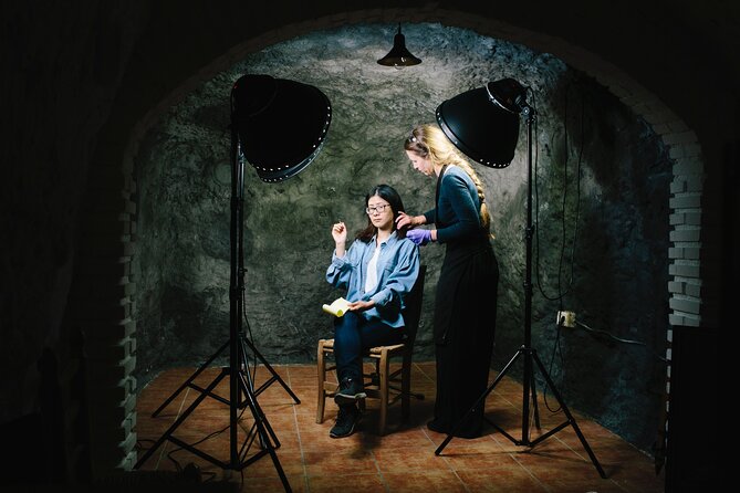 Historical Portrait Session: Wet Plate Photography in Sacromonte - Meeting and Pickup Information