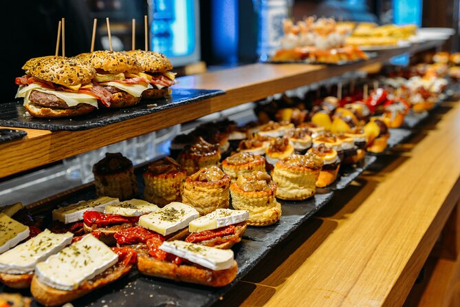 Historical Walking Tour Around San Sebastián With Pintxo - Tour Highlights