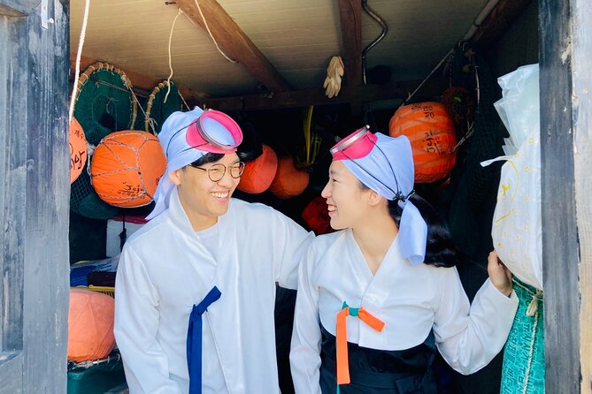 [Jeju] Private Photoshoot With Traditional Pearl Diver Haenyeo Costume - Tour Details
