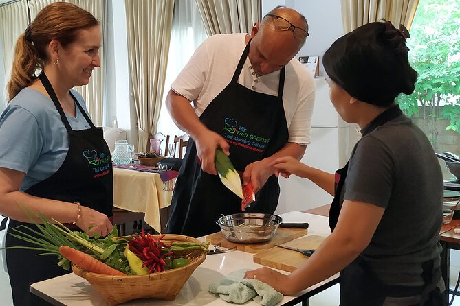 Join an Authentic Thai Cooking Class and Market Tour in Bangkok - Cooking Class and Market Tour Details