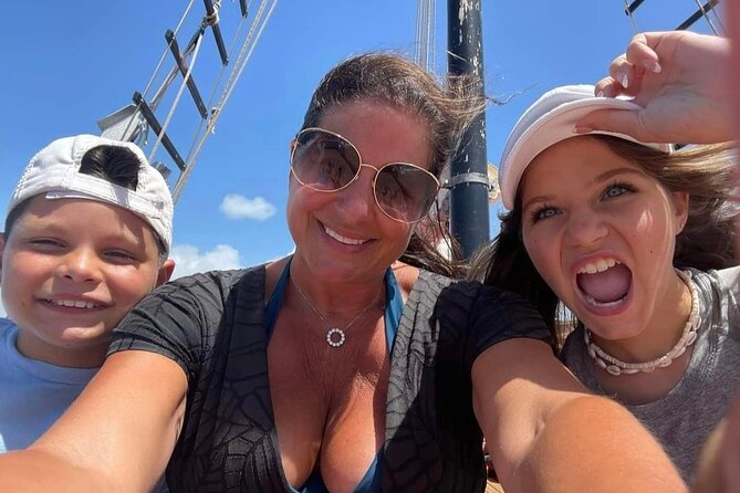 Jolly Pirate Sunset Grub & Grog Dinner Sail in Aruba - Experience Details