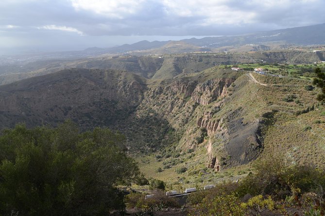 Las Palmas Shore Excursion: Private Volcanic Caldera, Teror Village and Wine-Tasting Tour - Tour Highlights