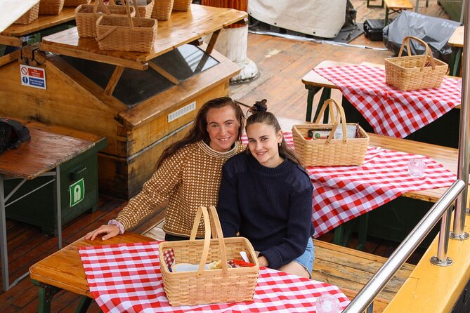 LIVE MUSIC Sing-Along Fjord Cruise With a Pick-Nick Basket - Singalong Cruise on the Oslo Fjord