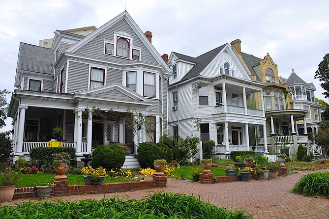 Lively Characters Guide You Through Olde Towne Portsmouth, VA (Norfolk County) - Historic Architecture and Landmarks