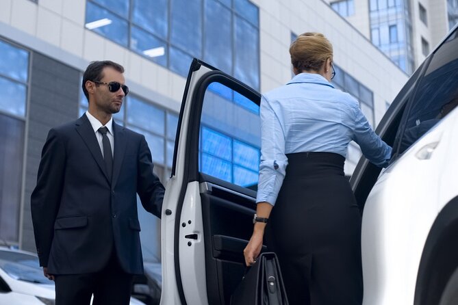Luxury Airport Transfers & Best Limo Service in Melbourne - Pricing and Booking Options