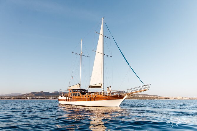 Luxury Sailing Yacht and Chef Dinner - Overview and Experience